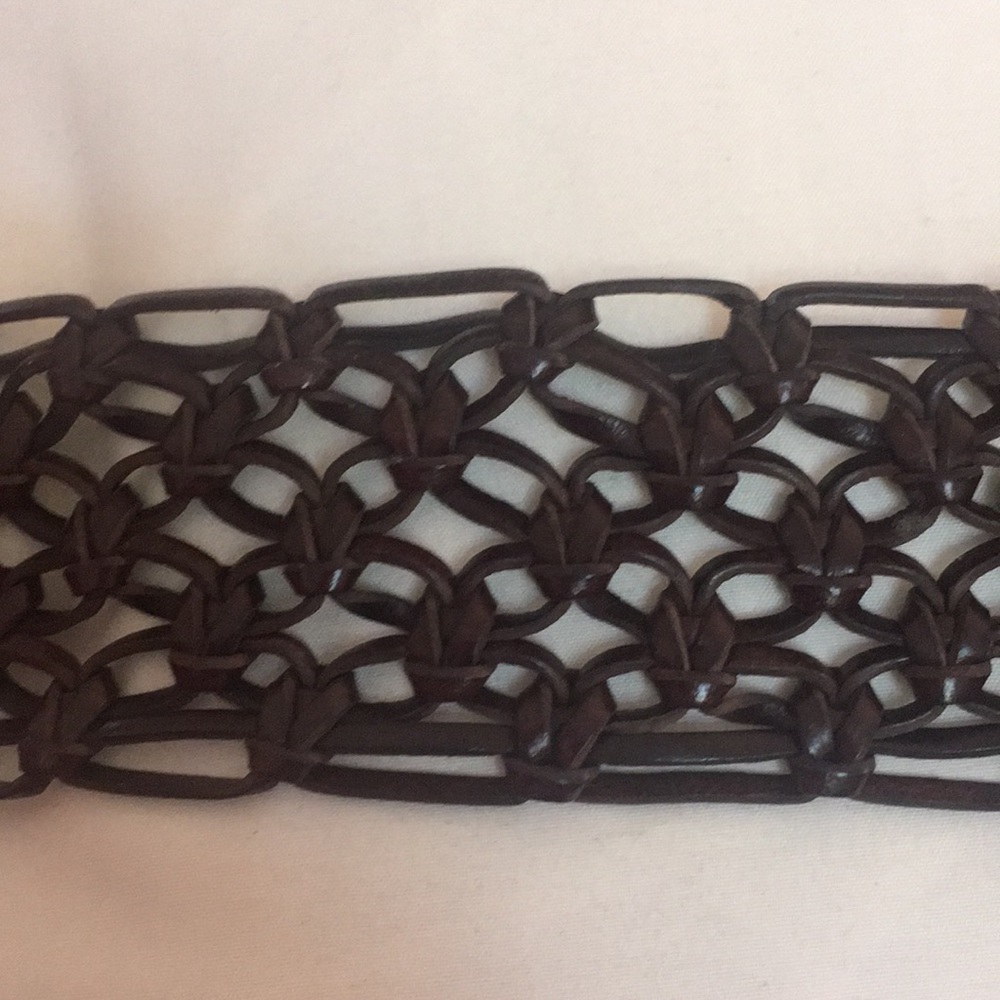 🔴Woven Leather Circle Buckle Belt in Dark Brown - Picture 3 of 3